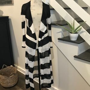Black and White light weight duster
